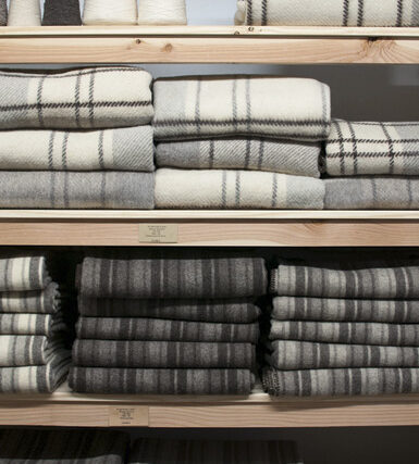 Plaid en laine - Les toiles de la montagne noire